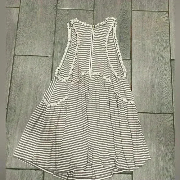 Altar’d State Babydoll Top Size Médium - Picture 3 of 6